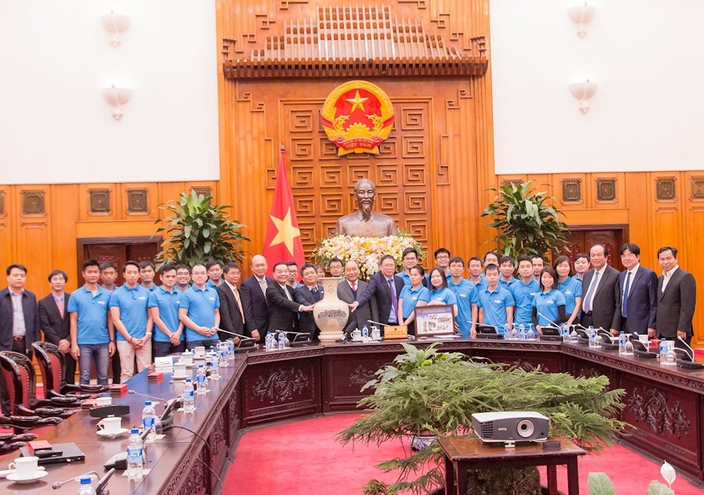 Thủ tướng hy vọng “Rồng Việt Nam bay lượn trên bản đồ công nghệ thế giới.”