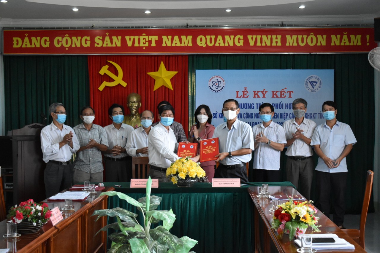 Sở Khoa học và Công nghệ và Liên hiệp các Hội khoa học kỹ thuật tỉnh ký kết Chương trình phối hợp giai đoạn 2021-2025